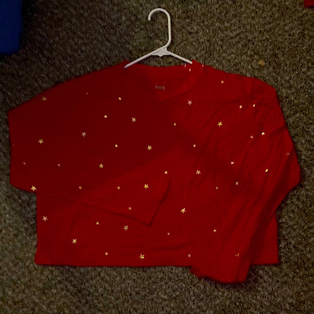 Cropped long sleeve red PINK shirt with gold stars